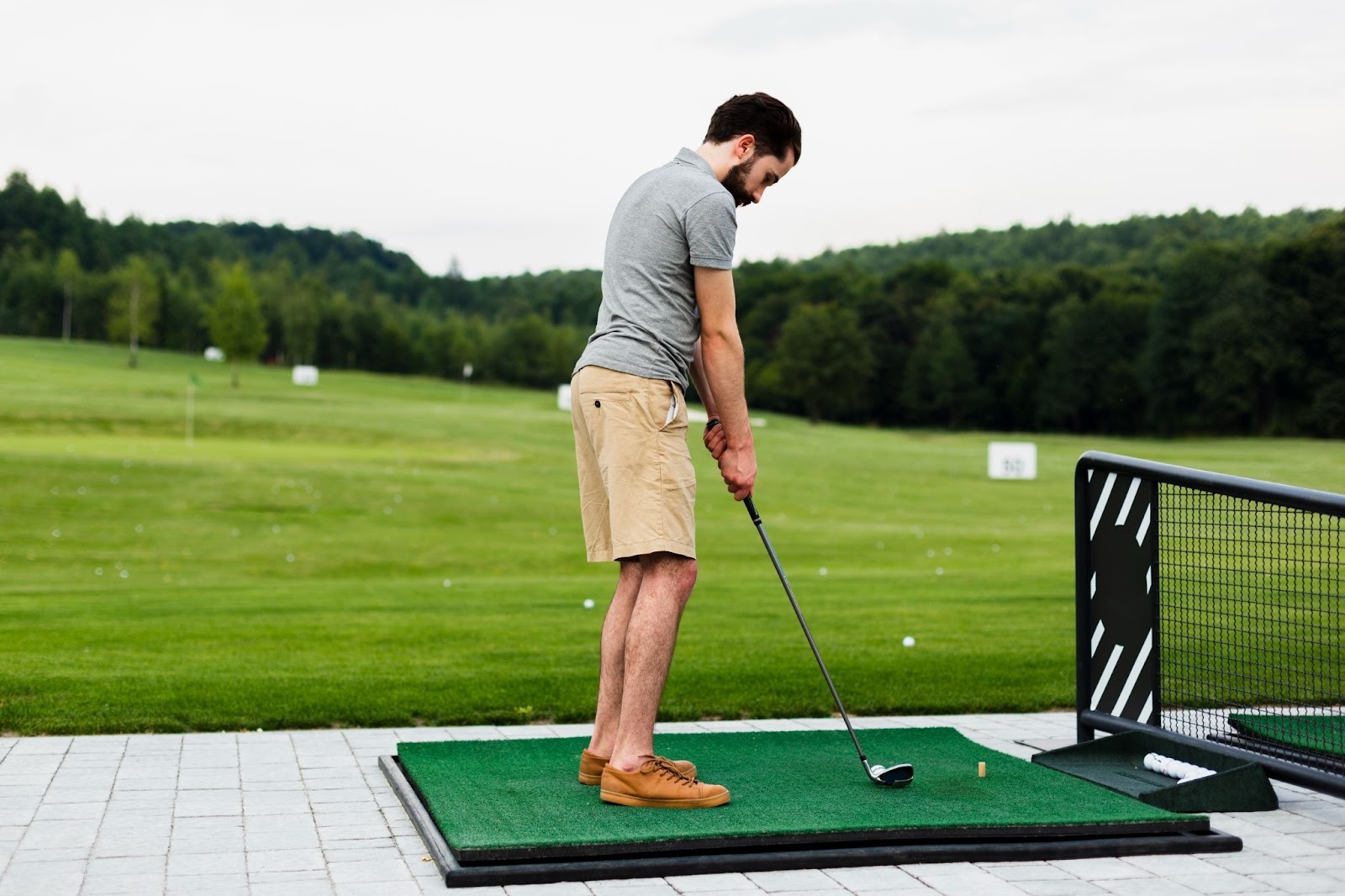 Indoor-vs-Outdoor-Golf-Lessons